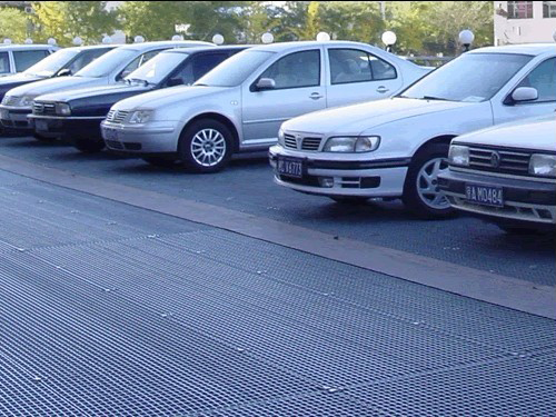 停車場<a href='http://www.zjhtdwyy.com'>鋼格柵</a>板